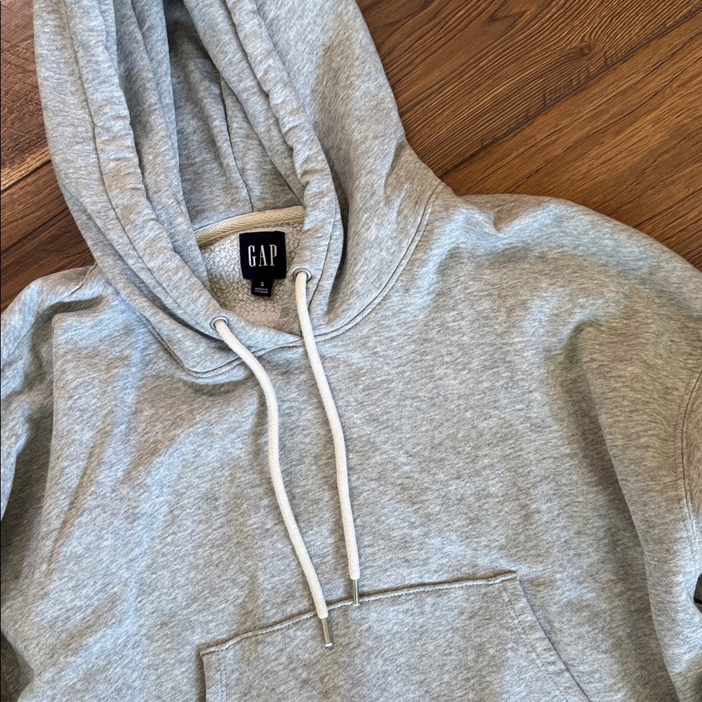 GAP Hoodie - Picture 2 of 3